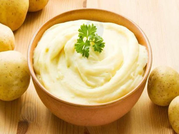 Délicieuse purée de pommes de terre préparée par un presse-purée